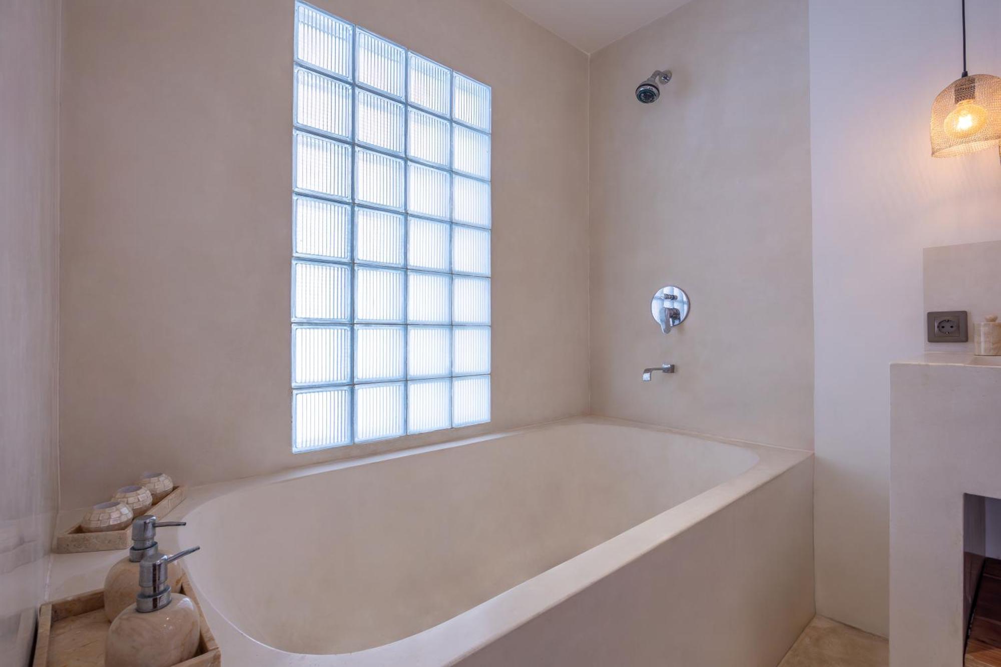 Turan Casa Auri Seminyak Villa Luaran gambar